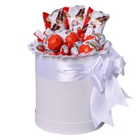 Киндеры в шляпной коробке "Сладкая Фея" Киндеры в шляпной коробке "Сладкая Фея"